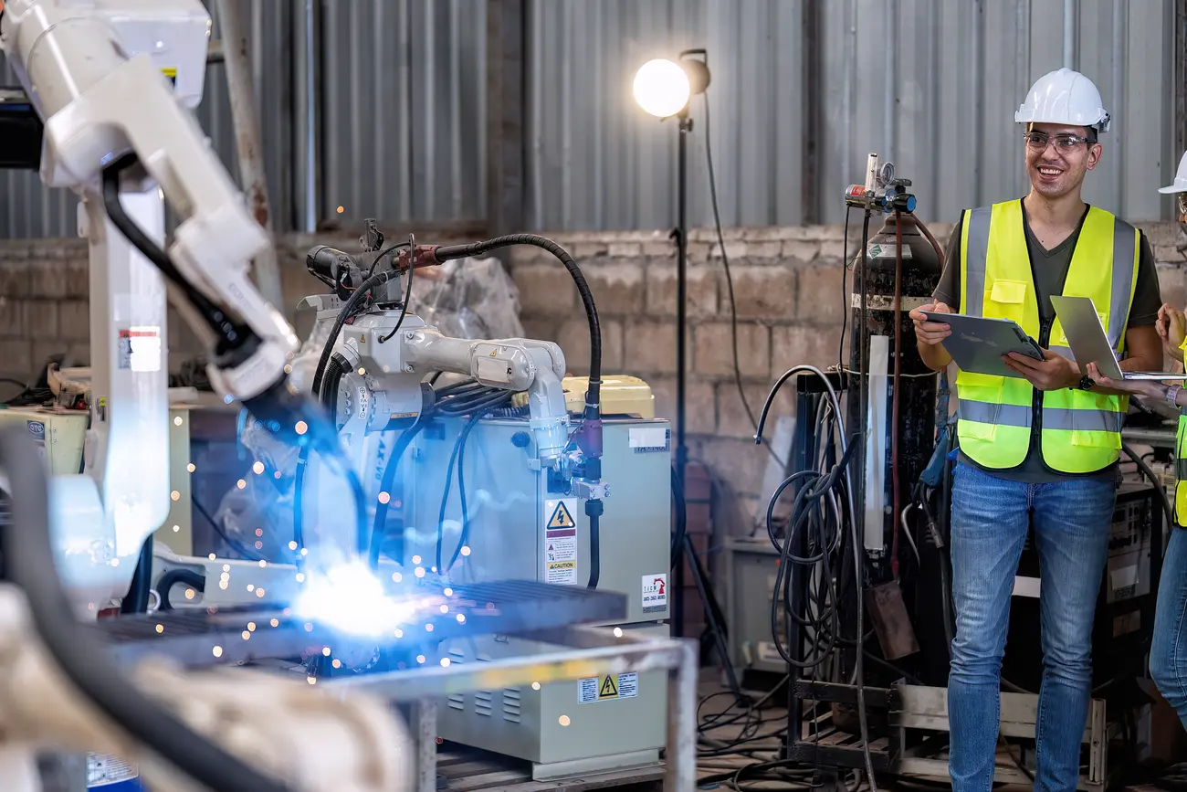 Automatyzacja linii spawalniczych efektywnosc produkcji